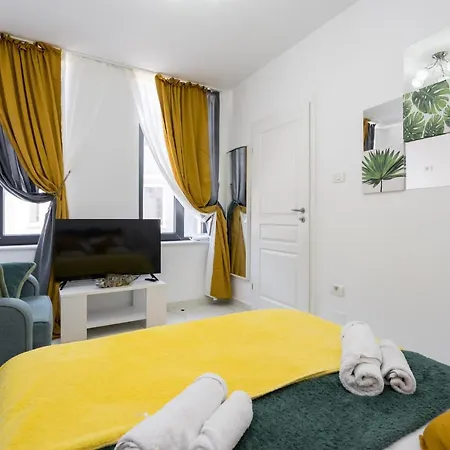 Monza-apartment דירה *