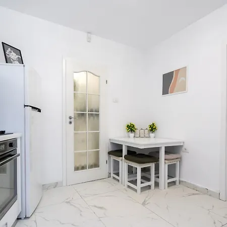 Monza-apartment דירה